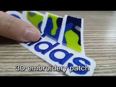 Giá nhà máy OEM đầy đủ thêu trên miếng dán vải cho quần áo