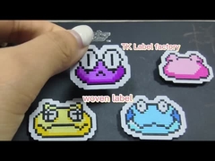 Nhãn dệt quần áo gấp mật độ cao tùy chỉnh bằng kỹ thuật biên vải