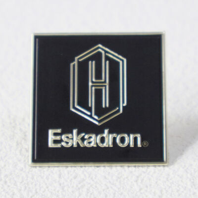 Label điện áp TPU tùy chỉnh | Logo vàng dập nổi 3D cho trang phục cưỡi ngựa