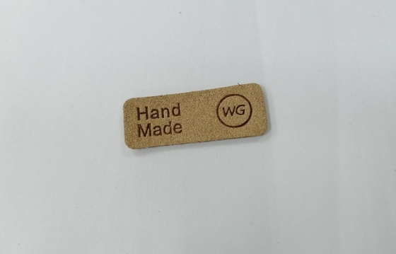 Logo in nổi Microfiber Da PU Các bản vá lỗi có thể giặt được Nhãn may trên quần áo