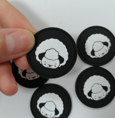 Huy hiệu 3D có thể giặt được Nhãn cao su silicone có thể giặt được Truyền nhiệt tùy chỉnh