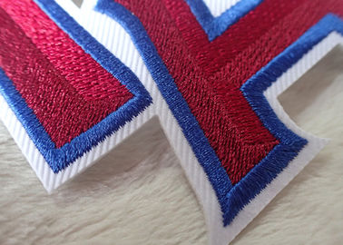Bóng đá Jersey Thương hiệu Nhãn Multicolor thêu Thể thao Patches Với nóng Melt Keo