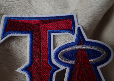 Bóng đá Jersey Thương hiệu Nhãn Multicolor thêu Thể thao Patches Với nóng Melt Keo