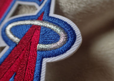 Bóng đá Jersey Thương hiệu Nhãn Multicolor thêu Thể thao Patches Với nóng Melt Keo