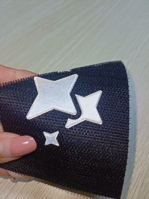 Nhà máy Sắt trên Custom 3D Tpu Badge Tấm đúc TPU đốm cho quần áo nhãn tùy chỉnh
