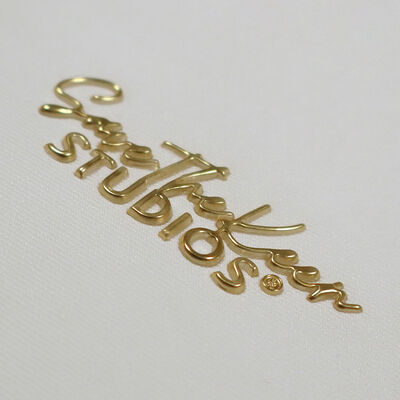 Logo chuyển nhiệt TPU vàng tùy chỉnh 3D Ghi chú chuyển nhiệt cho quần áo