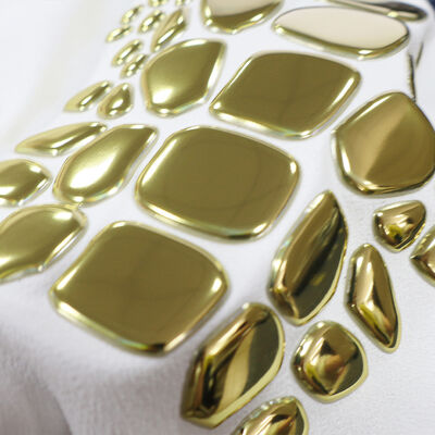 Nhà máy Custom Metallic Gold TPU Heat Transfer Label - Biểu tượng hình dạng không đều cho quần áo sang trọng & quần áo thời trang