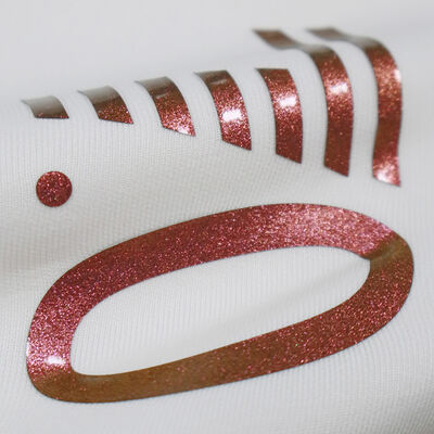 Nhãn chuyển nhiệt silicone tùy chỉnh với bóng mờ có thể giặt cho quần áo