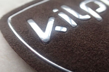 Truyền nhiệt tùy chỉnh miếng dán da dập nổi Logo 3D trên da lộn, quần áo