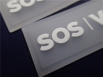 Miếng dán biểu tượng cao su có thể giặt được, may - Trên huy hiệu silicon cho mũ