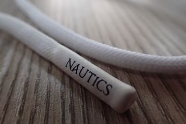 Logo tùy chỉnh Dây polyester không đàn hồi với kết thúc Matt Silicone cho áo Quần áo