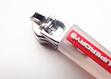 OEM phun hoặc dây kéo nhựa kéo với hiệu ứng 3D của quần áo và túi xách