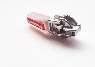 OEM phun hoặc dây kéo nhựa kéo với hiệu ứng 3D của quần áo và túi xách