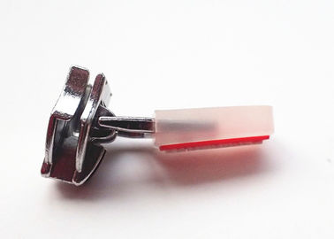 OEM phun hoặc dây kéo nhựa kéo với hiệu ứng 3D của quần áo và túi xách
