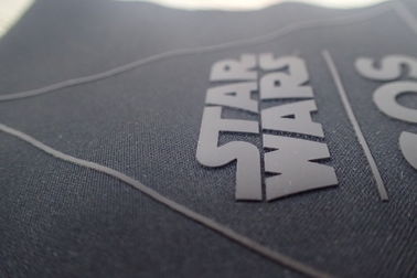 Ribbon màn hình Silicone Nhãn / Màn hình lụa Dán Logo tùy chỉnh màu trắng Áo thun thể thao