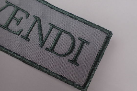 Nhà sản xuất Logo tùy chỉnh Thêu Huy hiệu Đính bản vá hoa cho quần áo