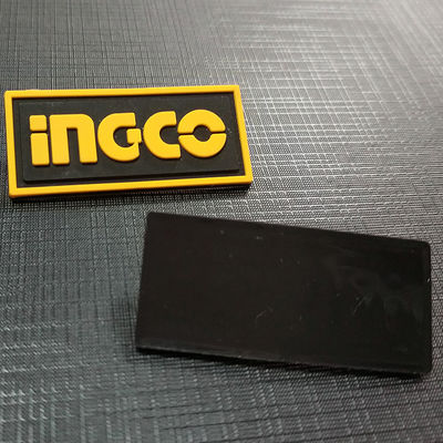 Quần áo OEM 3D Pvc Patch Áo len Treo thẻ Nhãn hàng may mặc Logo tùy chỉnh