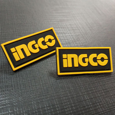 Quần áo OEM 3D Pvc Patch Áo len Treo thẻ Nhãn hàng may mặc Logo tùy chỉnh