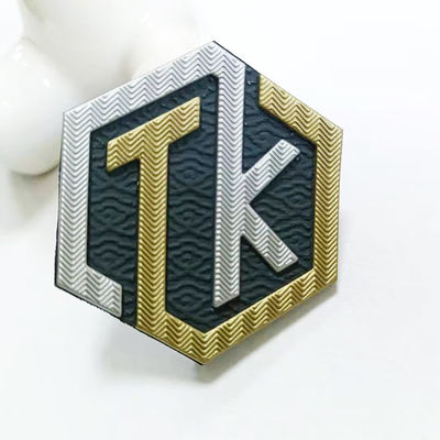 Tên in nổi tùy chỉnh Logo T Áo sơ mi Truyền nhiệt Tpu Nhãn cho hàng may mặc
