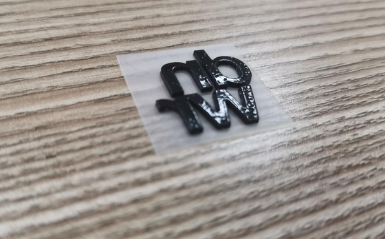 Nhãn truyền nhiệt quần áo In silicone 3D với màu Pantone