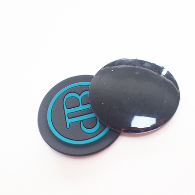 Logo PVC 3D Nâng cao phông chữ màu xanh lá cây Bản vá logo tùy chỉnh cho quần áo