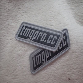 Quần áo nam ngoài trời Quần áo phản quang PU Leather Patch Dòng cao tần