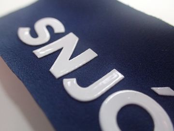 Logo tùy chỉnh Silicon Heat Transfer Quần áo Nhãn cho hành lý